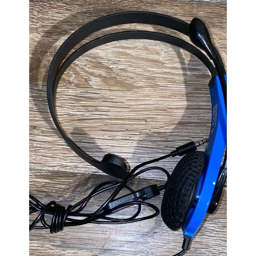 PlayStation 4 Chat Adjustable Headset PS4 Gaming Headphones, model #5B06042MW